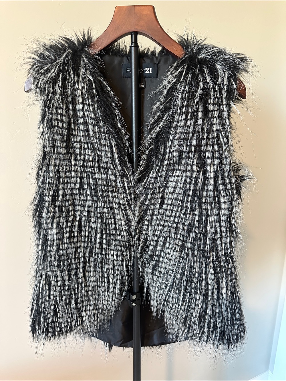 Forever 21 Black & White Faux Fur Sleeveless Vest